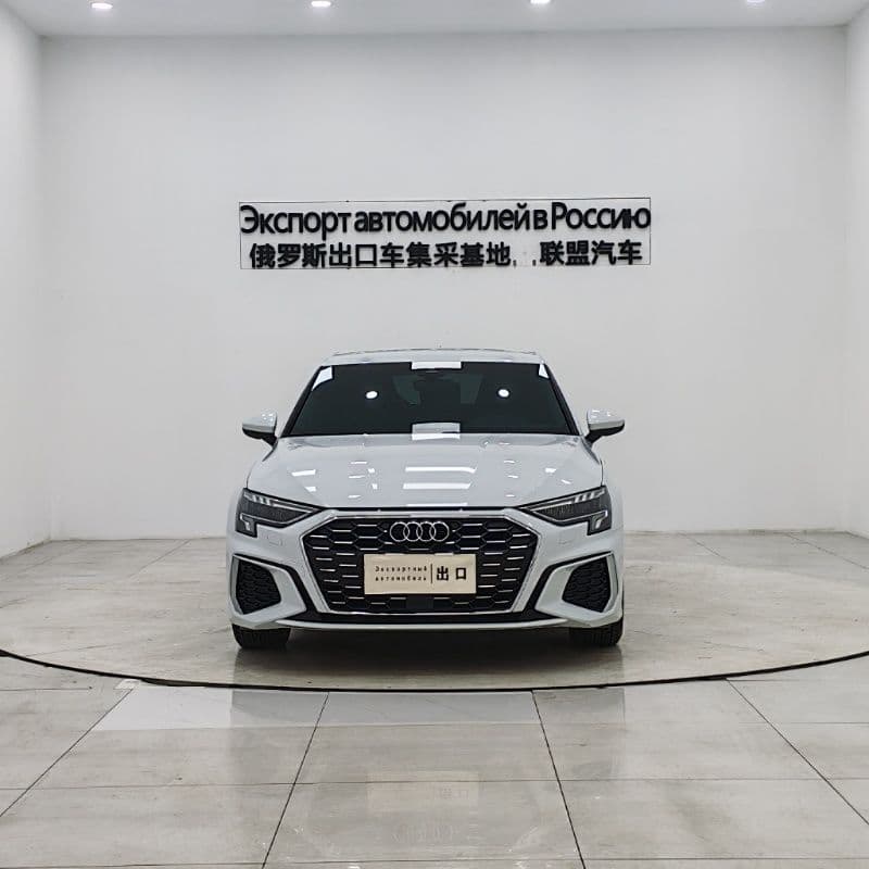 Audi A3 2021 — миниатюра 2