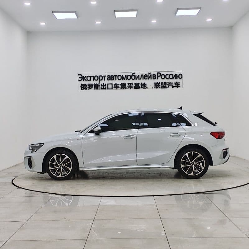 Audi A3 2021 — миниатюра 3