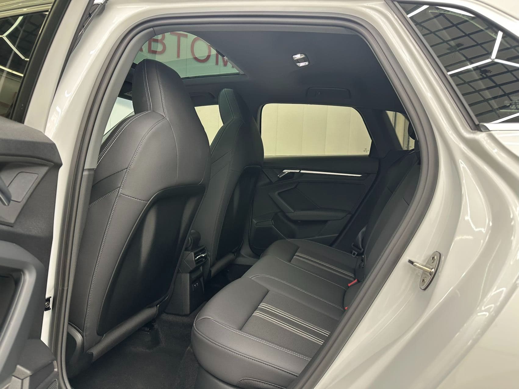 Audi A3 2022 — миниатюра 2