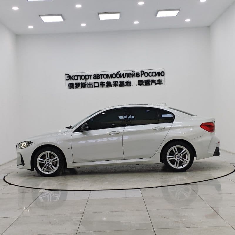 BMW 120i 2021 — миниатюра 3