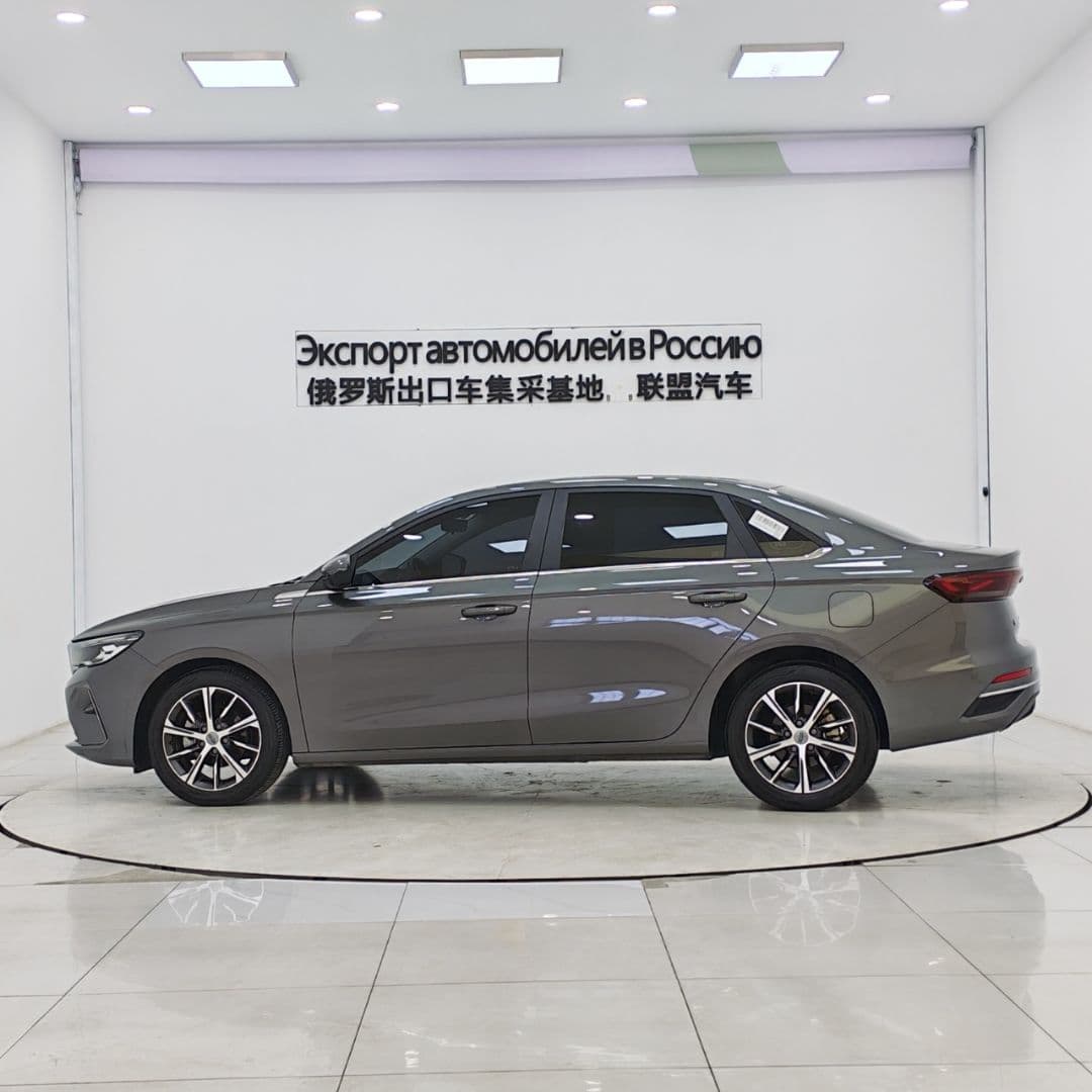 Geely Emgrand 2022 — миниатюра 3