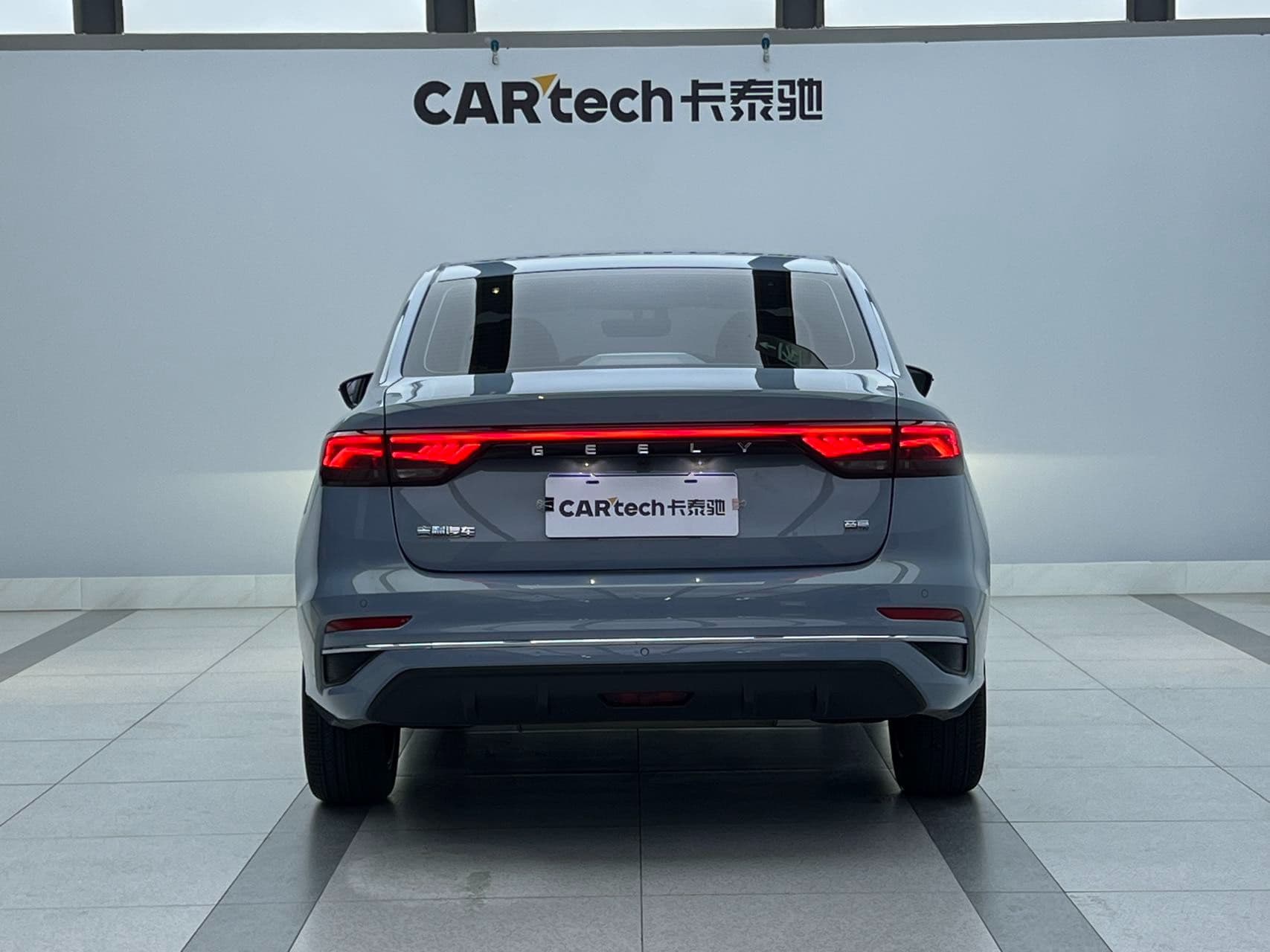 Geely Emgrand 2023 — миниатюра 3