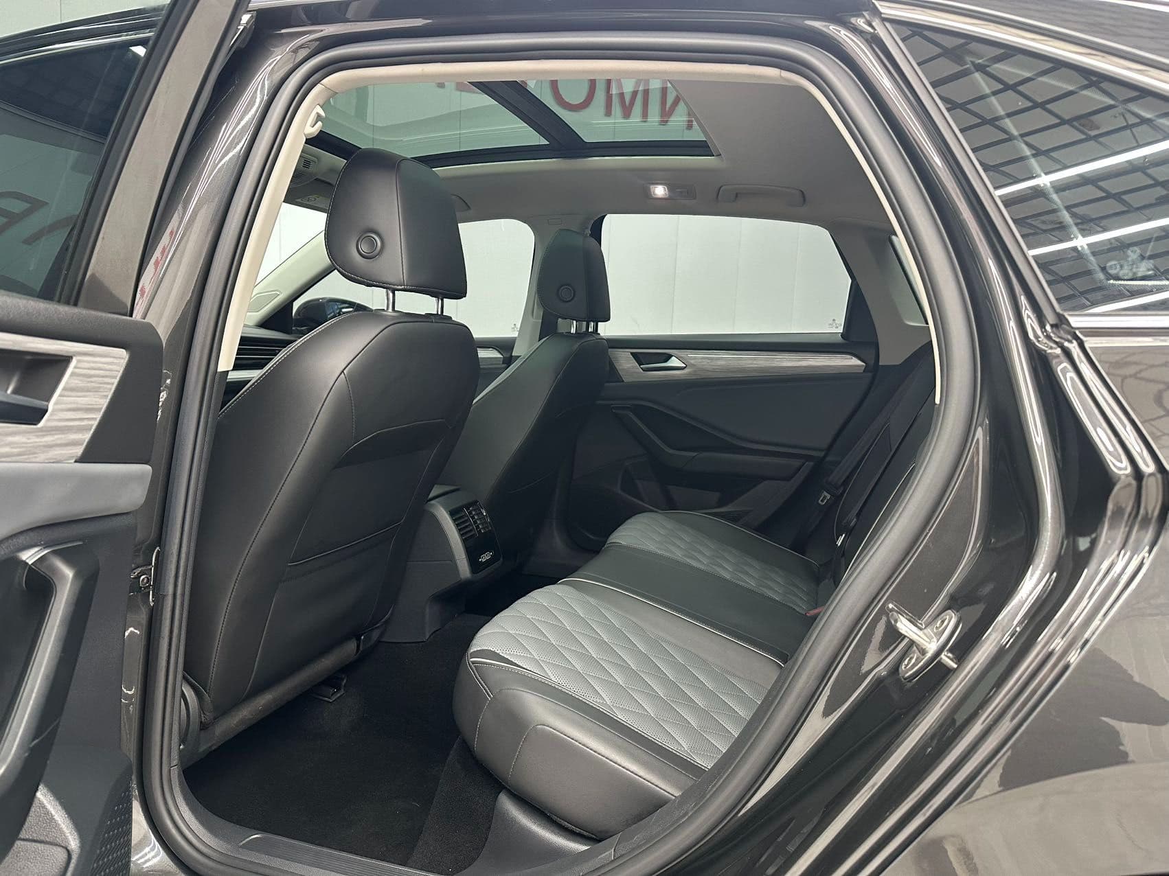 Volkswagen Sagitar 2023 — миниатюра 9