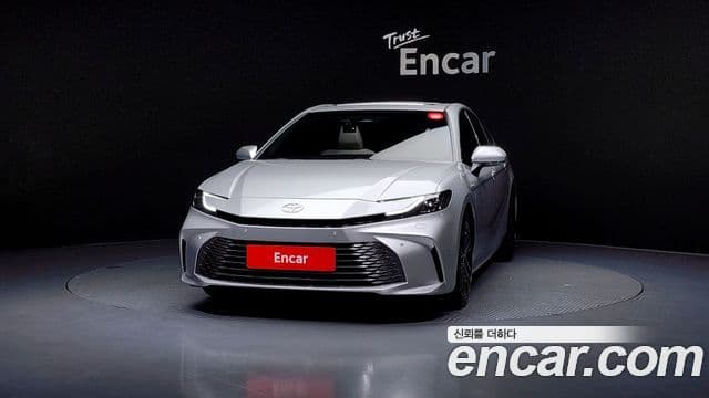 Toyota Camry 2025 — миниатюра 3