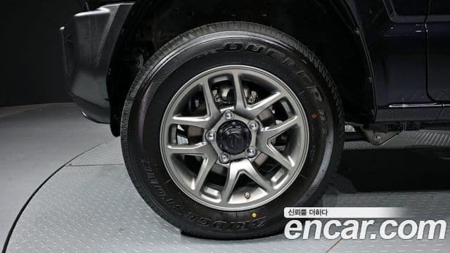 Suzuki Jimny 2025 — миниатюра 5