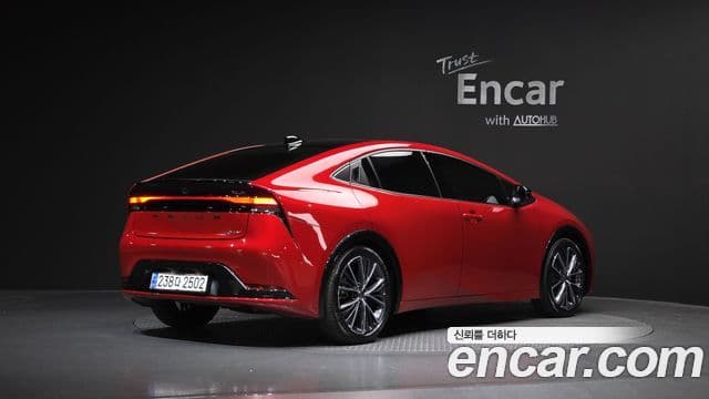 Toyota Prius 2024 — миниатюра 2