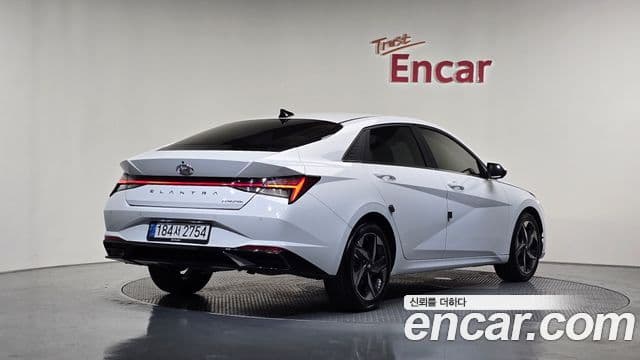 Hyundai Elantra 2021 — миниатюра 2
