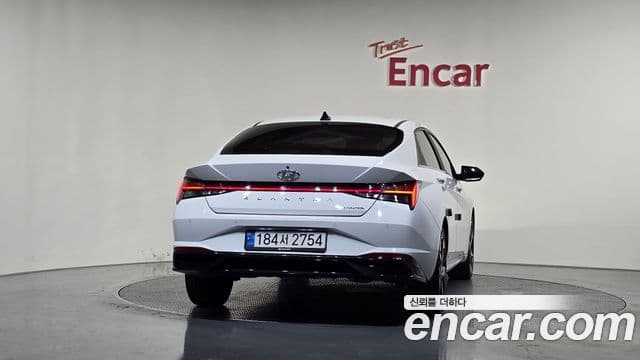 Hyundai Elantra 2021 — миниатюра 4