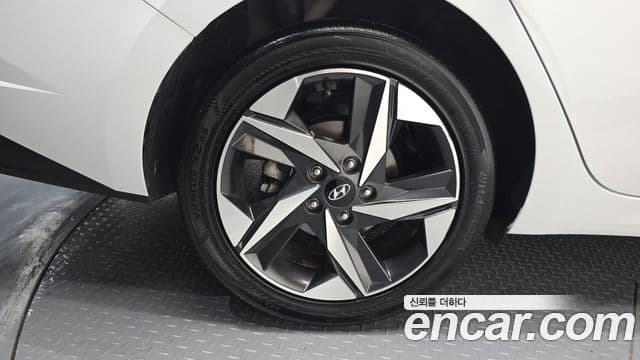 Hyundai Elantra 2021 — миниатюра 5
