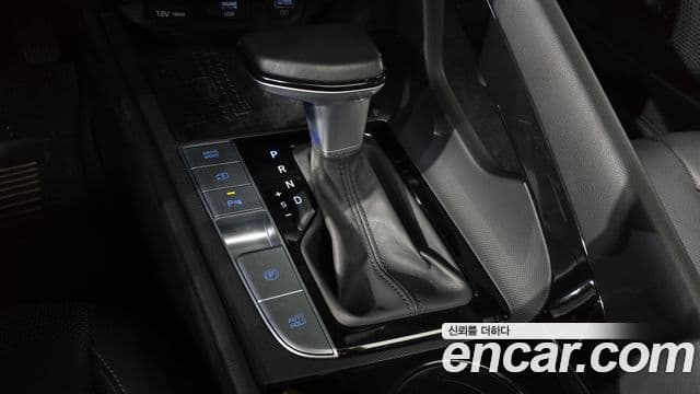 Hyundai Elantra 2021 — миниатюра 9