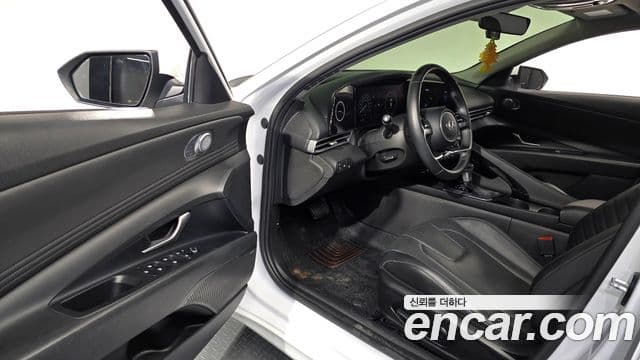 Hyundai Elantra 2021 — миниатюра 10