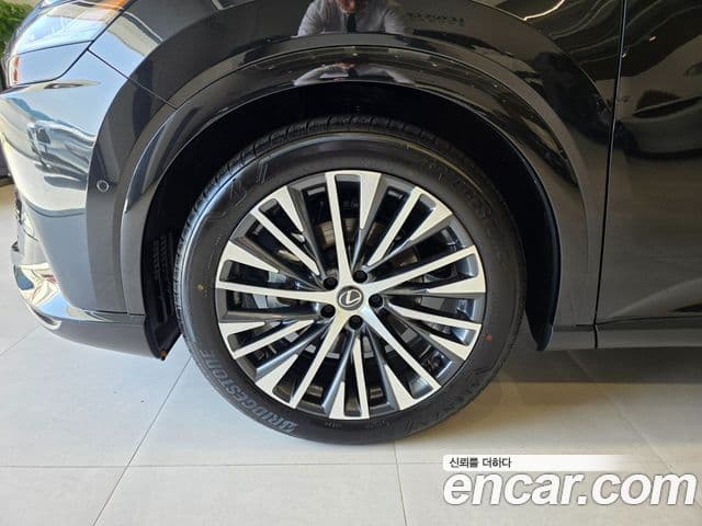Lexus RX 2025 — миниатюра 5