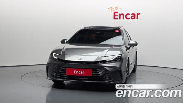 Toyota Camry 2025 — миниатюра 3