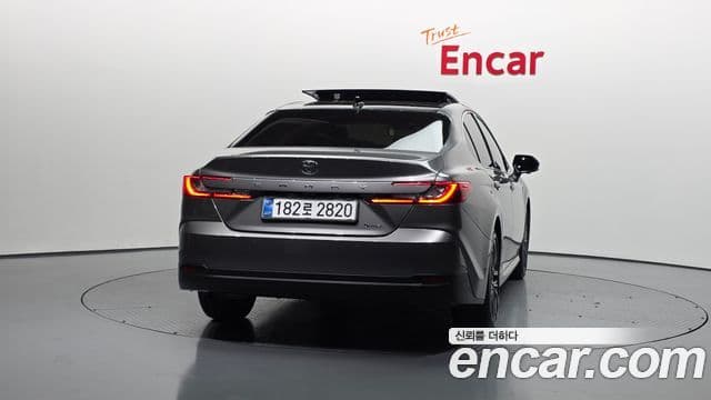 Toyota Camry 2025 — миниатюра 4