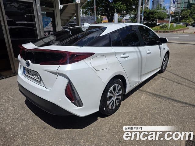 Toyota Prius 2022 — миниатюра 4