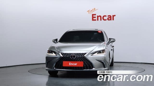 Lexus ES 2023 — миниатюра 3