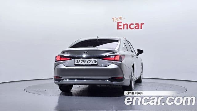 Lexus ES 2025 — миниатюра 4