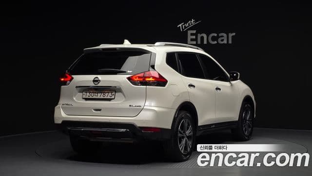 Nissan X-Trail 2018 — миниатюра 2
