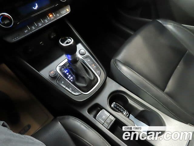 Hyundai Kona 2022 — миниатюра 9