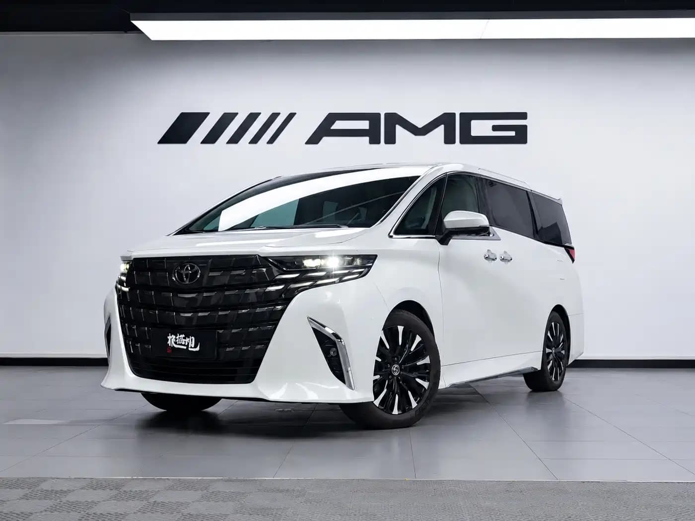 Toyota Alphard 2024 — фото 1