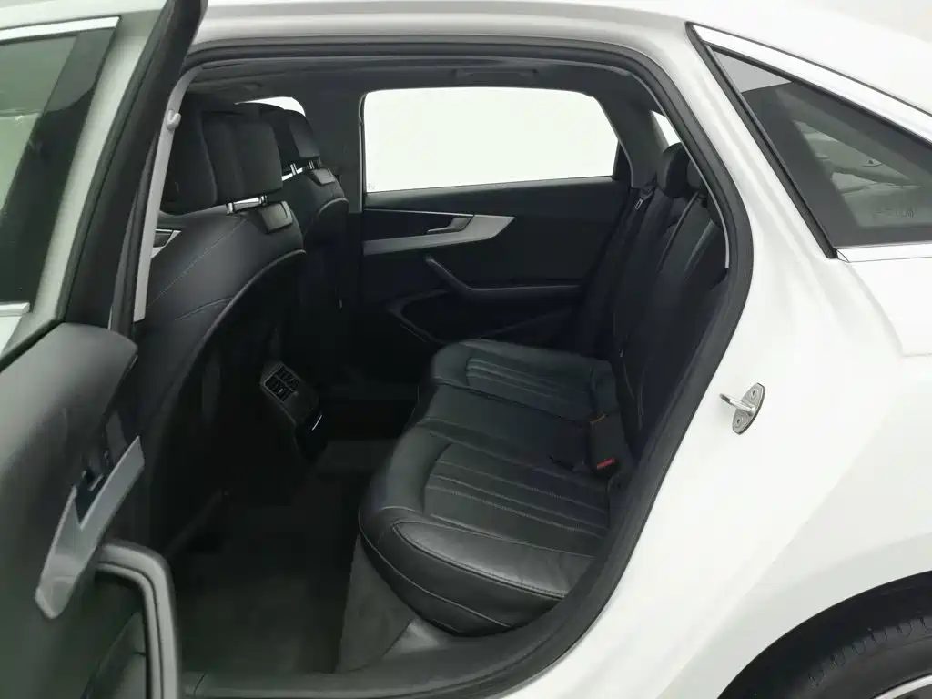 Audi A4L 2022 — миниатюра 15