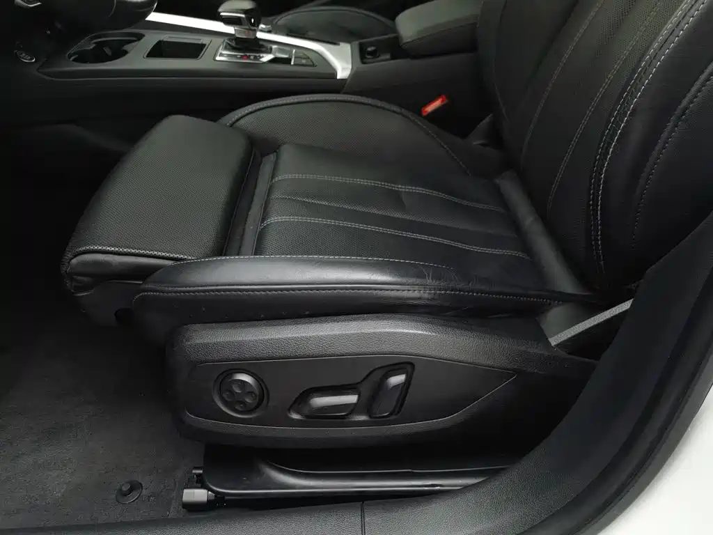 Audi A4L 2022 — миниатюра 18