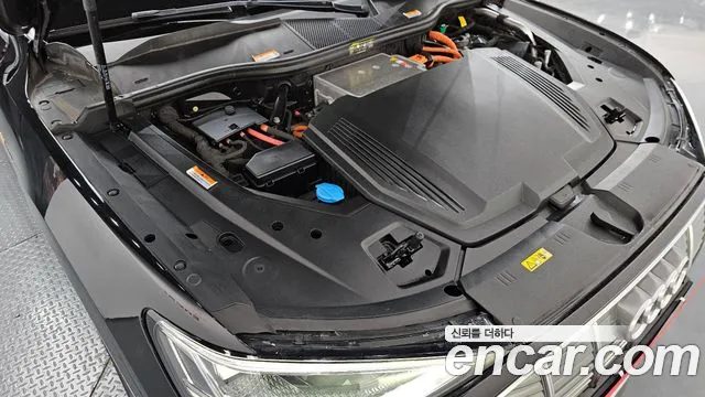 Audi e-tron 2021 — миниатюра 6