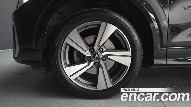 Audi Q2 2023 — миниатюра 5