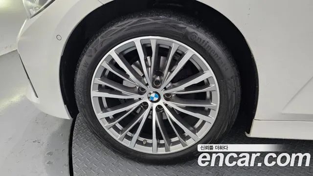 BMW 3 Series 2022 — миниатюра 5