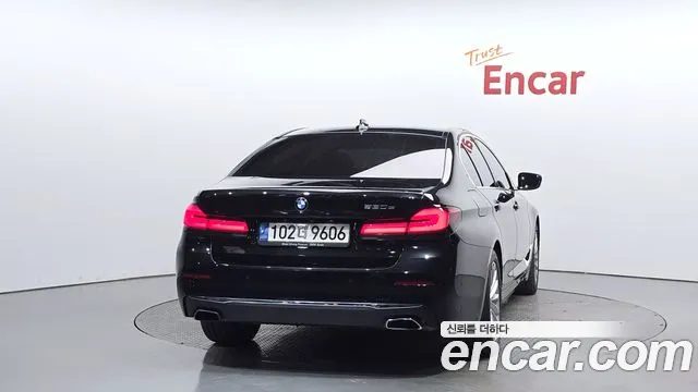 BMW 5 Series 2021 — миниатюра 4