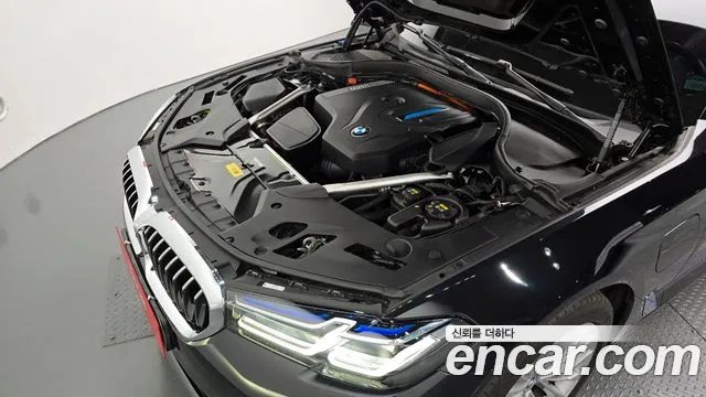 BMW 5 Series 2021 — миниатюра 6