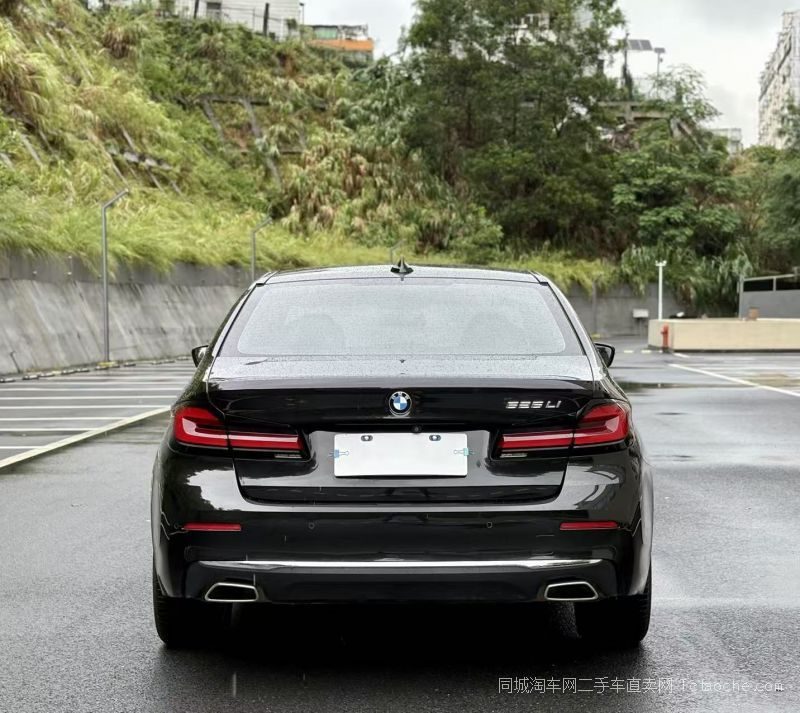 BMW 5 Series 2021 — миниатюра 7