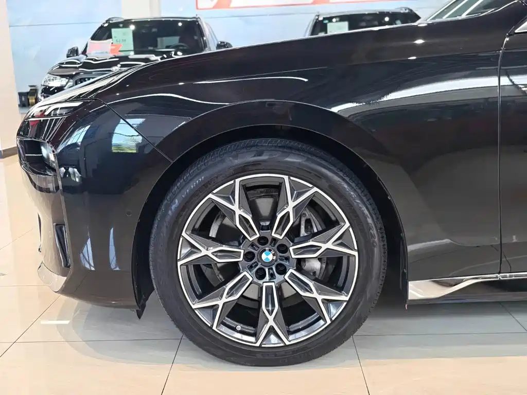 BMW 7 Series 2023 — миниатюра 11