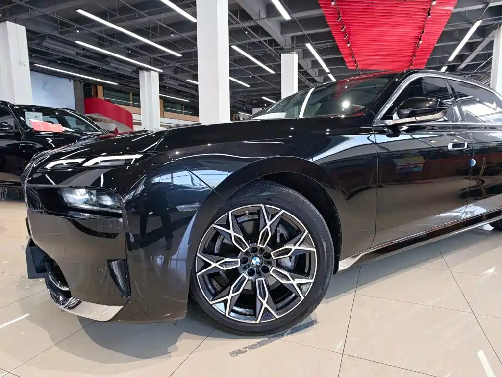 BMW 7 Series 2023 — миниатюра 16
