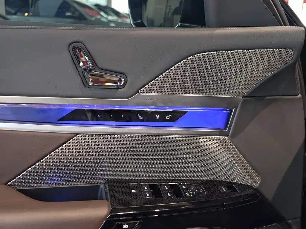 BMW 7 Series 2023 — миниатюра 22