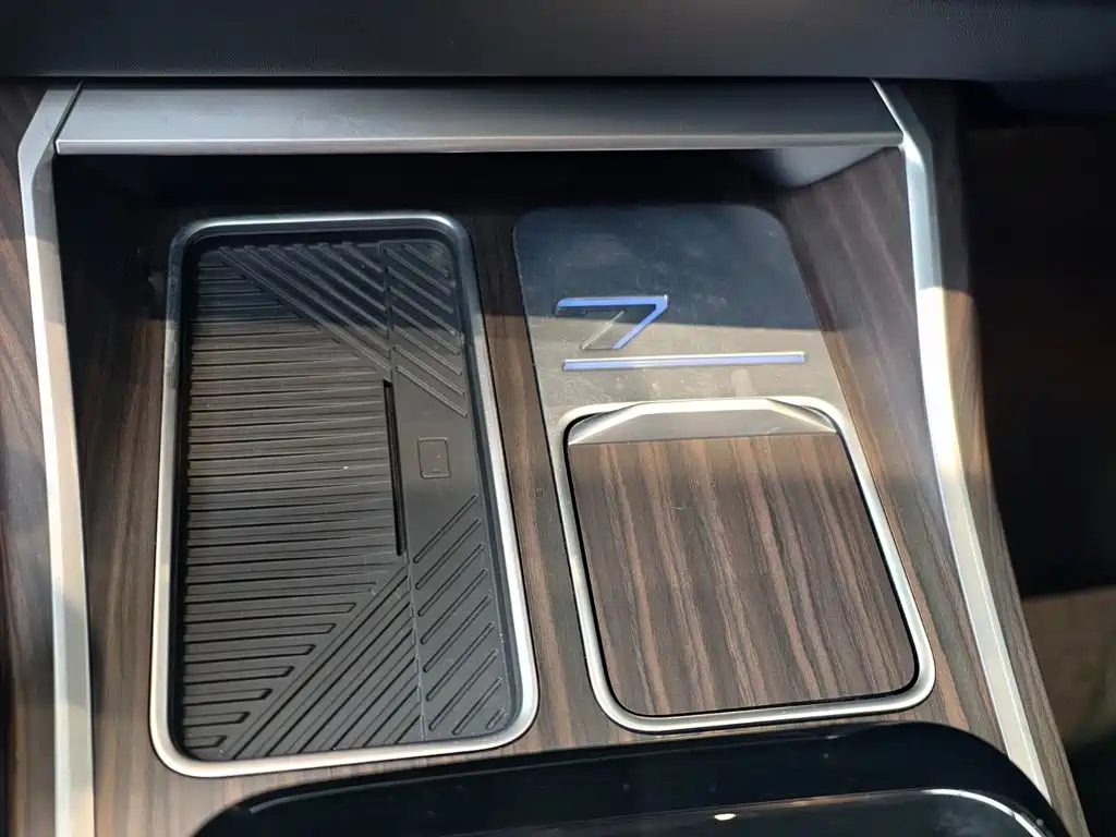 BMW 7 Series 2023 — миниатюра 28