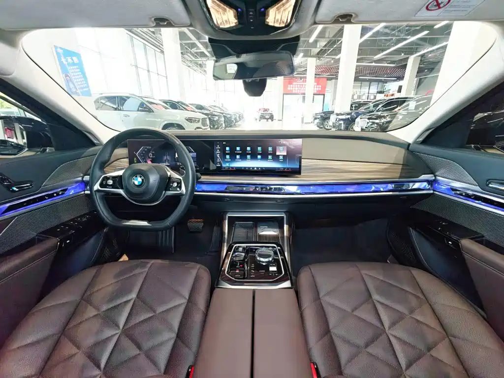 BMW 7 Series 2023 — миниатюра 41