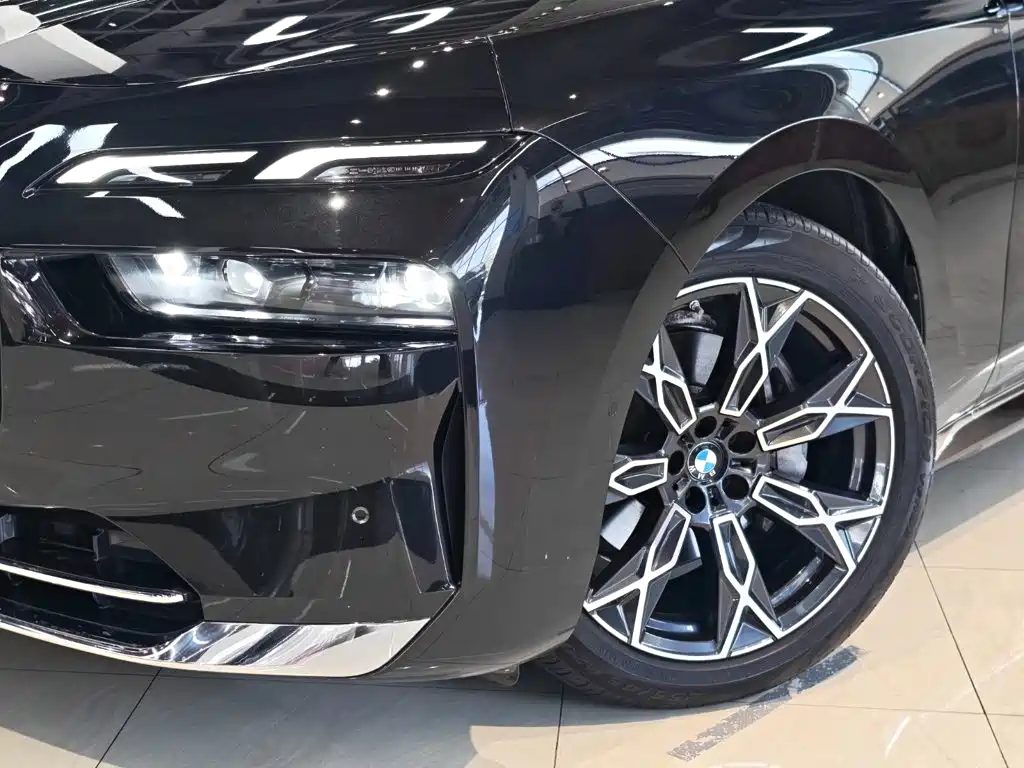 BMW 7 Series 2023 — миниатюра 8