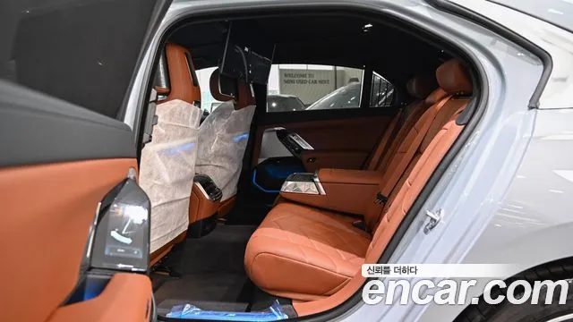 BMW 7 Series 2026 — миниатюра 10