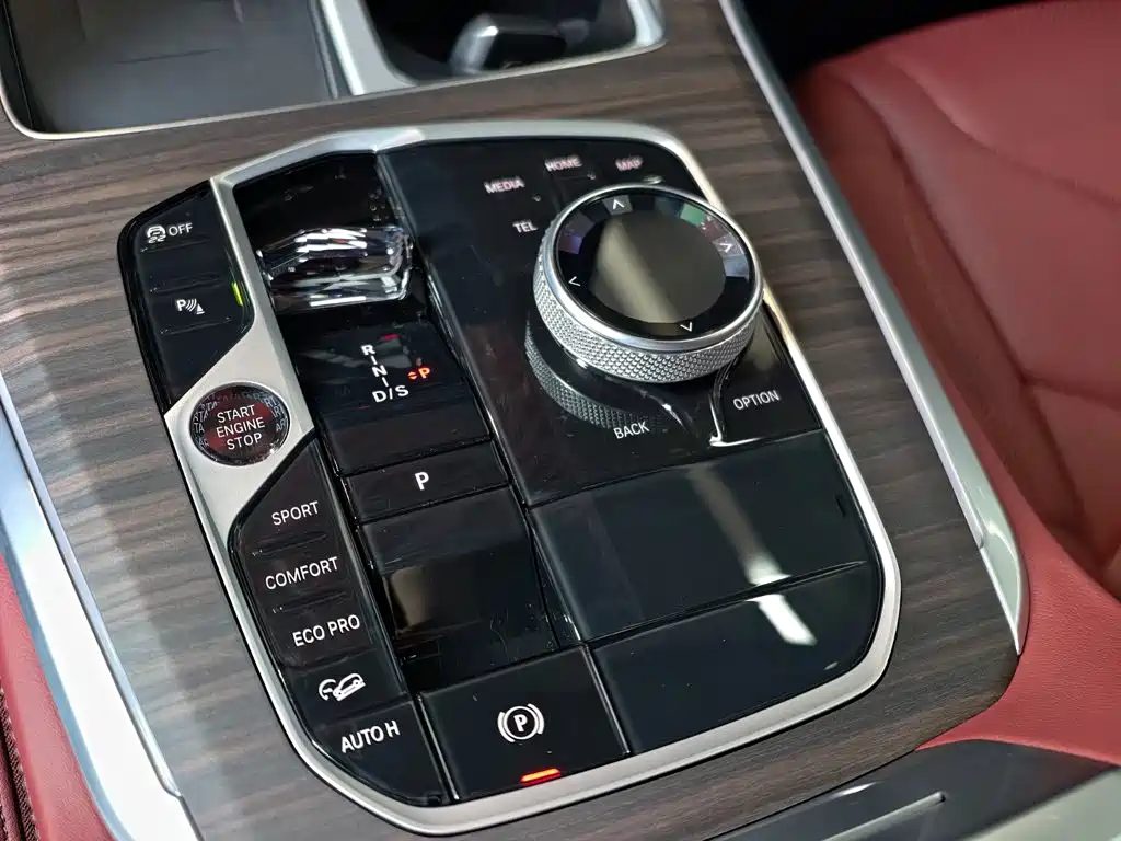 BMW X5 2025 — миниатюра 37