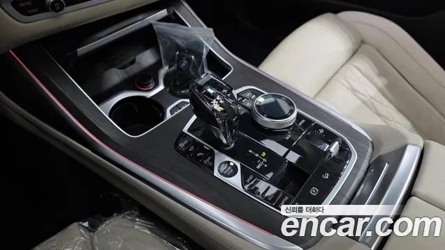 BMW X7 2021 — миниатюра 9