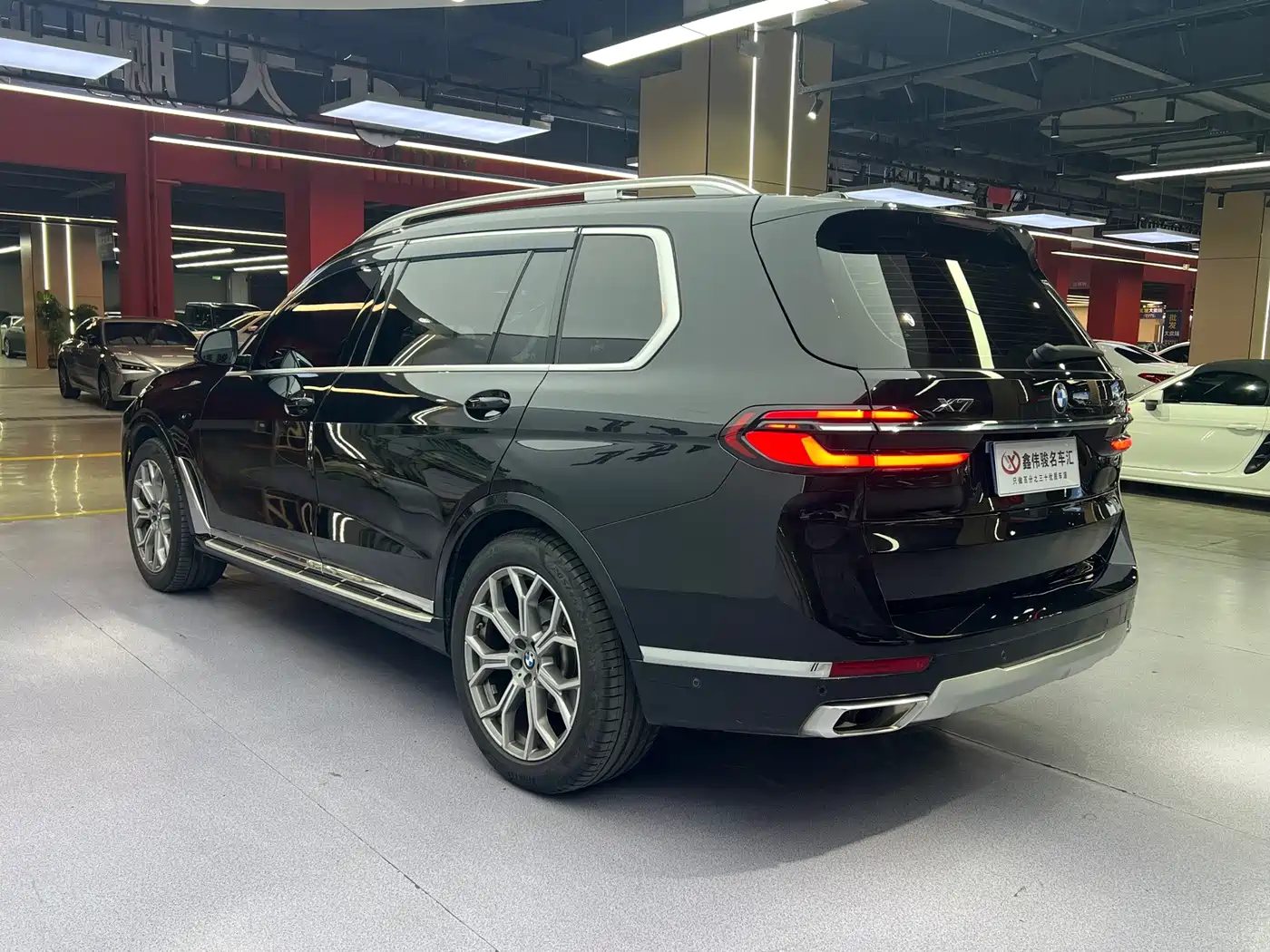 BMW X7 2023 — миниатюра 17