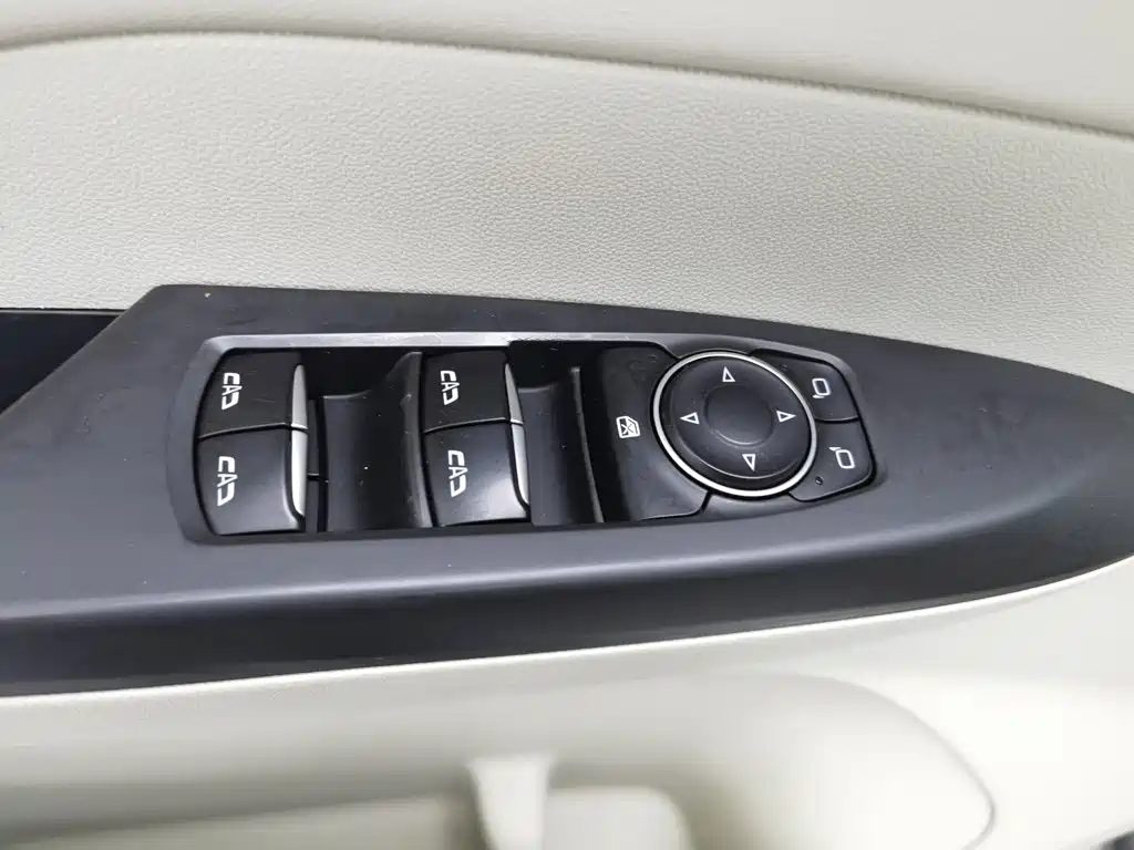 Buick GL8 2021 — миниатюра 9