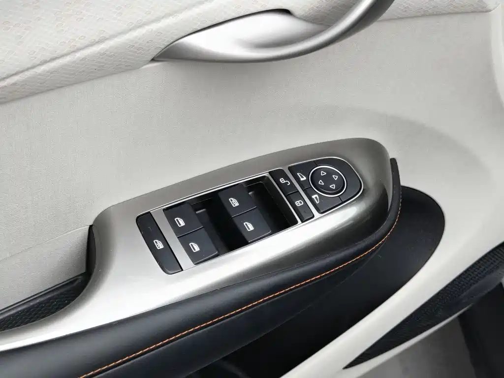 BYD Dolphin 2022 — миниатюра 9