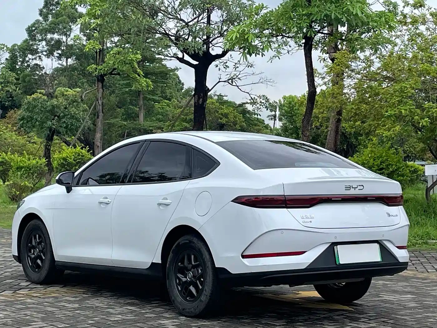 BYD Qin Plus 2025 — миниатюра 8