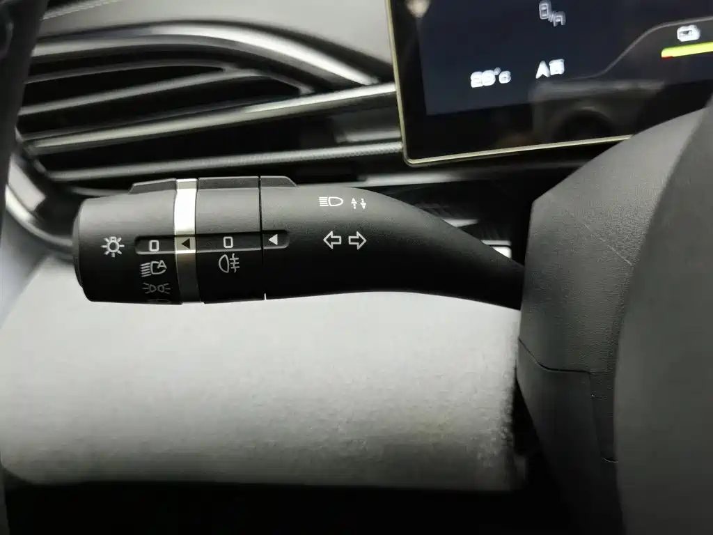 BYD Seal 2023 — миниатюра 20
