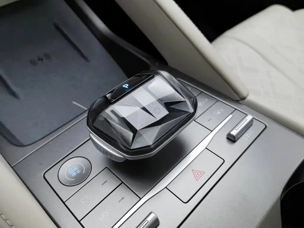 BYD Yuan UP 2024 — миниатюра 13