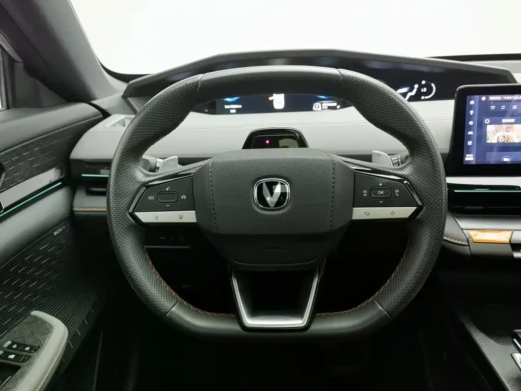 Changan UNI-V 2022 — миниатюра 11