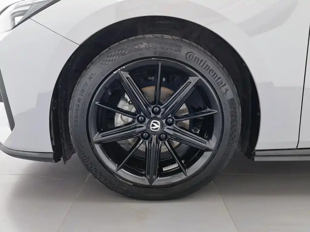 Changan UNI-V 2022 — миниатюра 17