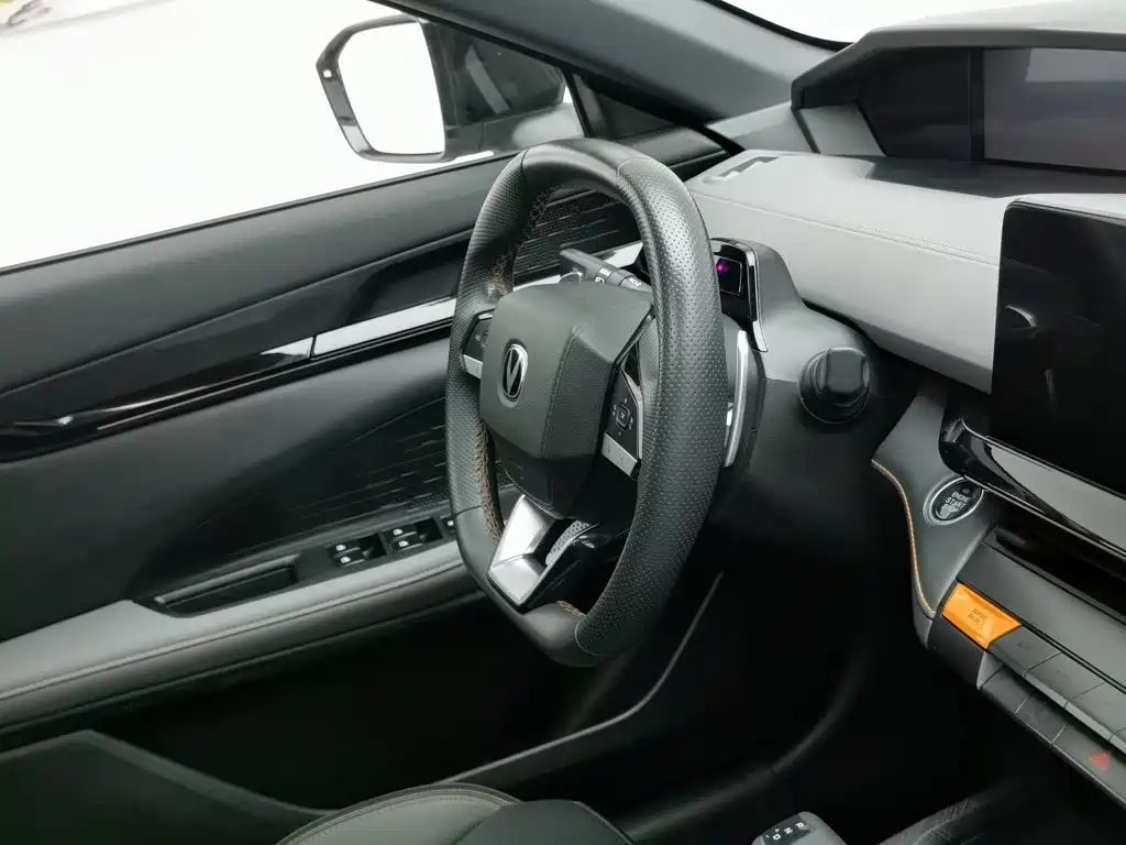Changan UNI-V 2022 — миниатюра 20